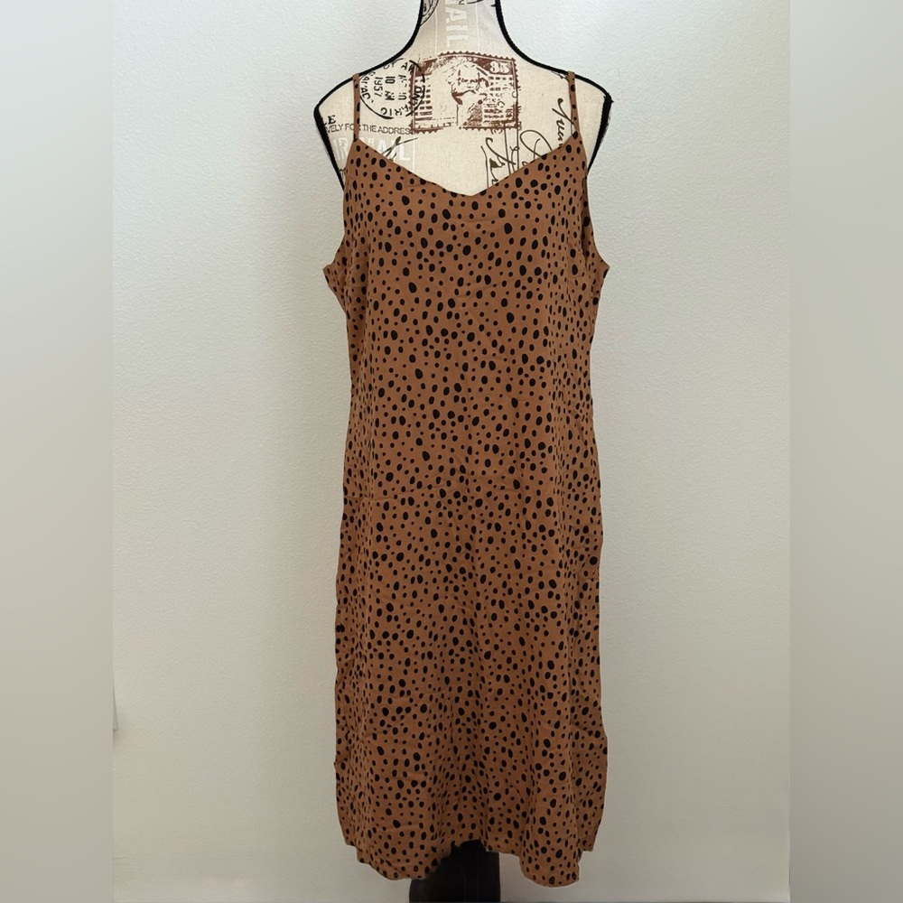 Large polka dots black / brown. Spaghetti dress.